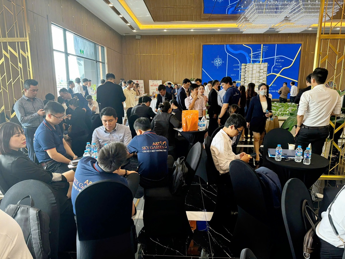 Khách hàng tham quan dự án A&T Saigon Riverside Bình Dương